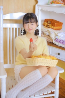 《漂亮的女邻居》三级